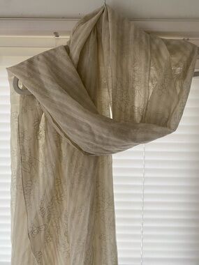 Badgley Mischka Scarf
